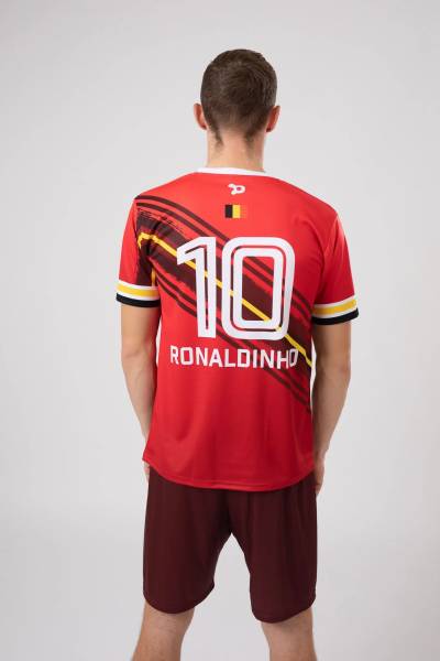 ronaldinho_by_dryworld_review_f.jpg