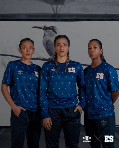 el_salvador_2024_25_pre-match_shirt_a.jpeg