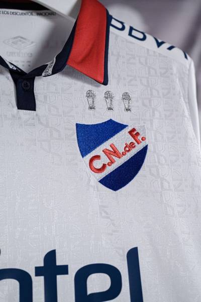 club_nacional_2024_home_shirt_f.jpeg