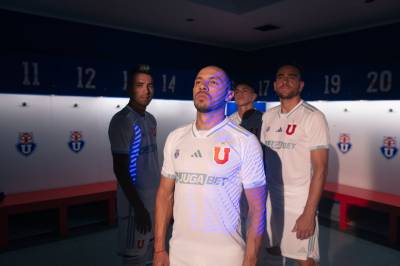 universidad_de_chile_2024_adidas_away_kit_a.jpeg
