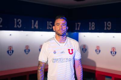 universidad_de_chile_2024_adidas_away_kit_d.jpeg