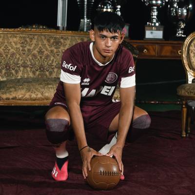 club_lanus_2024_errea_home_away_kits_d.jpeg