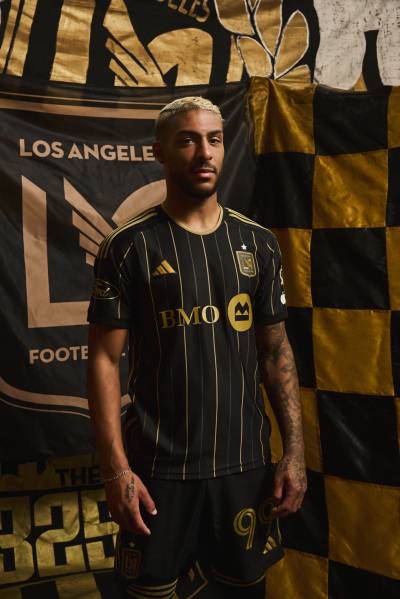 los_angeles_fc_2024_25_adidas_home_kit_a.jpeg