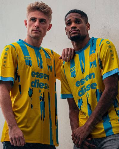 rot_weiss_essen_2024_special_edition_shirt_a.jpeg