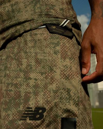 new_balance_stone_island_football_kit_c.jpg