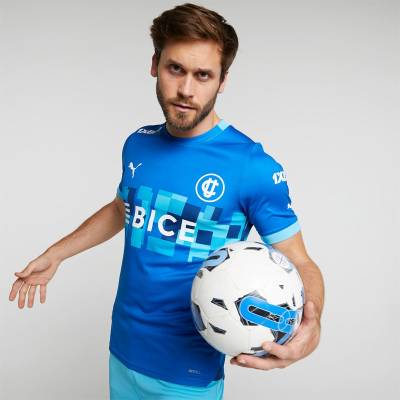 universidad_catolica_2024_puma_third_kit_b.jpg