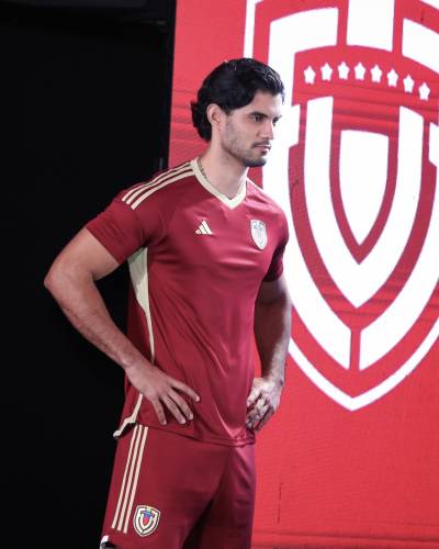 venezuela_2024_adidas_home_kit_c.jpeg