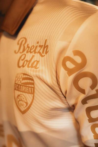 fc_lorient_2024_umbro_special_edition_shirt_13.jpg