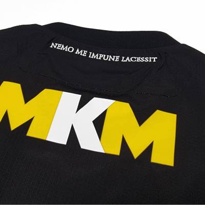dundee_fc_2023_24_macron_third_kit_5.jpg