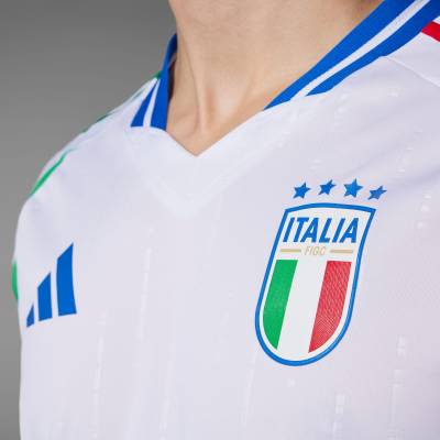 italy_2024_adidas_away_shirt_e.jpg