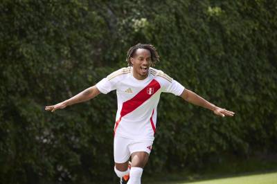 peru_2024_adidas_home_kit_d.jpeg