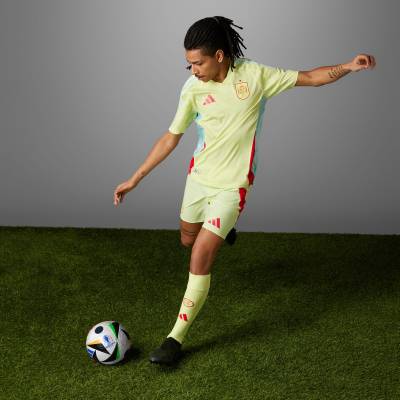 spain_2024_adidas_away_shirt_f1.jpg
