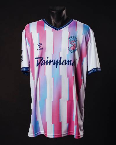 forward_madison_2024_hummel_away_kit_d.jpeg