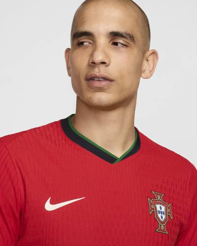 portugal_2024_nike_home_kit_3.jpeg