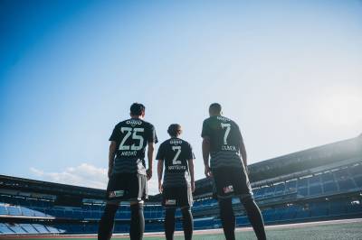 yokohama_f_marinos_2024_adidas_special_edition_shirt_d.jpeg