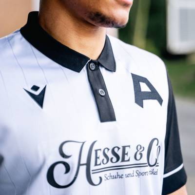 arminia_bielefeld_2024_macron_julias_hesse_shirt_3.jpg