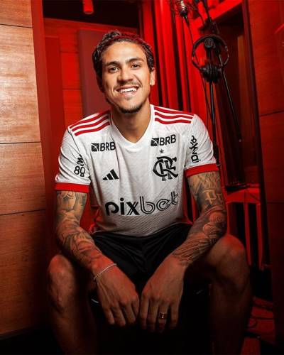 flamengo_2024_25_adidas_away_kit_d.jpeg