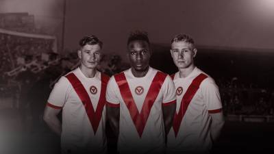 leyton_orient_2024_puma_somme_memorial_shirt_a.jpg