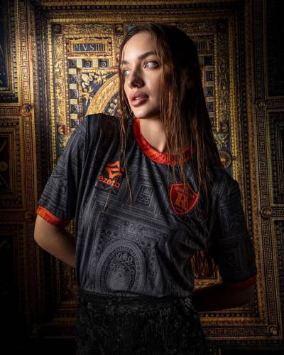 romulea_2024_25_ezeta_third_shirt_0b.jpeg