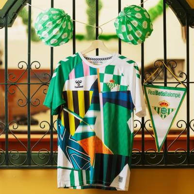 real_betis_2024_hummel_fiestas_de_primavera_pre_match_shirt_c.jpg