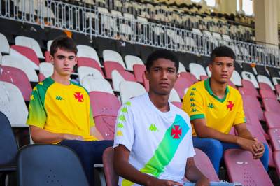 vasco_da_gama_2022_kappa_supporters_shirts_b.jpeg
