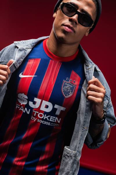 johor_darul_ta_zim_2024_25_nike_home_kit_e.jpeg