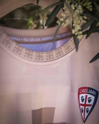 cagliari_2024_sa_die_de_sa_sardigna_shirt_e.jpeg