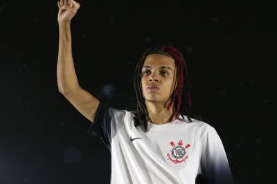 corinthians_2024_25_nike_home_kit_0b.jpeg