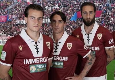 reggiana_2024_macron_special_edition_shirt_f.jpg