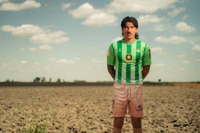 real_betis_23_24_hummel_forever_green_kit_c.jpeg