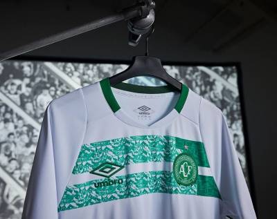 chapecoense_2024_umbro_away_kit_e.jpg