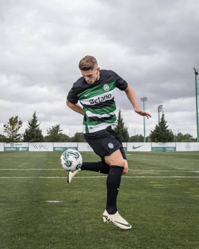 sporting_cp_24_25_nike_home_kit_c.jpeg