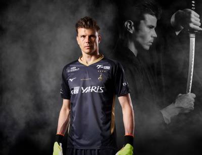 nagoya_grampus_2024_mizuno_special_edition_shirt_2.jpg