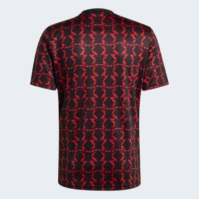 manchester_united_24_25_adidas_pre_match_jersey_black_mufc_red_e1.jpg