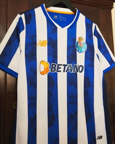 fc_porto_24_25_new_balance_home_kit_c.jpeg
