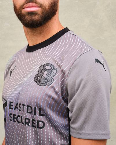 leyton_orient_24_25_puma_away_kit_2.jpg