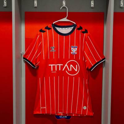 york_city_24_25_hummel_home_kit_1.jpeg