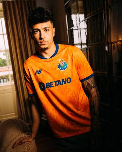 fc_porto_24_25_new_balance_away_kit_b.jpeg