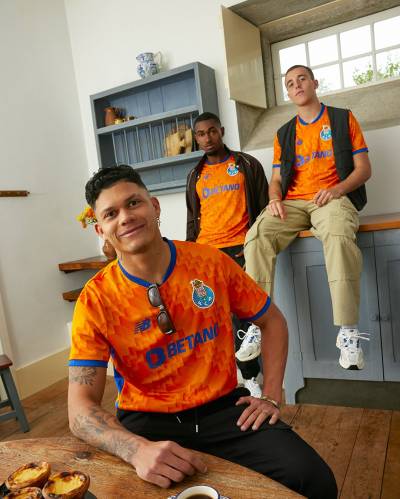 fc_porto_24_25_new_balance_away_kit_e.jpeg