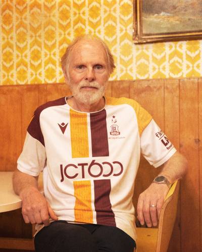 bradford_city_24_25_macron_away_kit_0a.jpeg