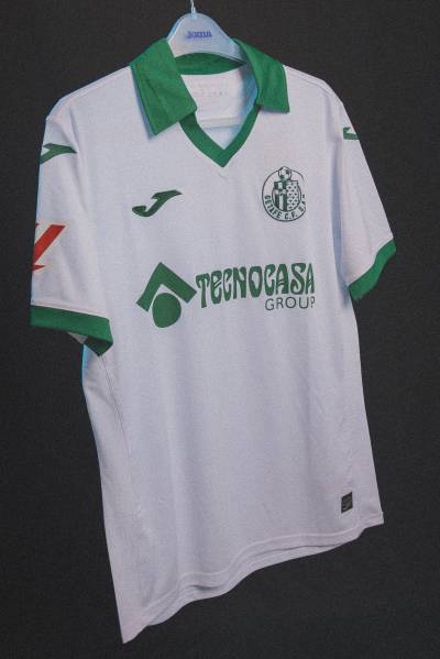 getafe_24_25_joma_home_away_and_third_kits_4.jpg