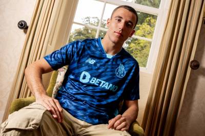 fc_porto_24_25_new_balance_third_kit_b.jpeg