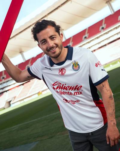 chivas_24_25_puma_away_kit_5.jpg