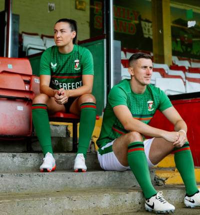glentoran_24_25_castore_home_kit_f.jpg