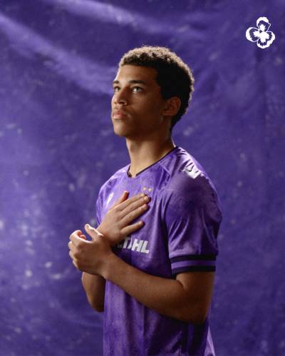 austria_wien_24_25_macron_home_kit_b.jpg