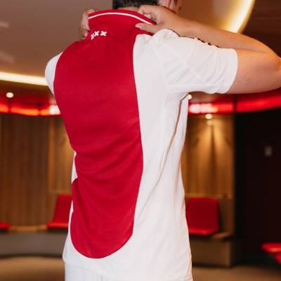 ajax_24_25_adidas_home_kit_c.jpg