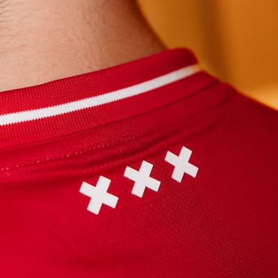 ajax_24_25_adidas_home_kit_e.jpg