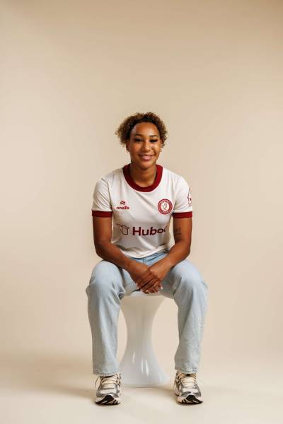 bristol_city_24_25_oneills_away_kit_2.jpeg