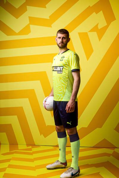 southampton_24_25_puma_away_kit_d.jpg