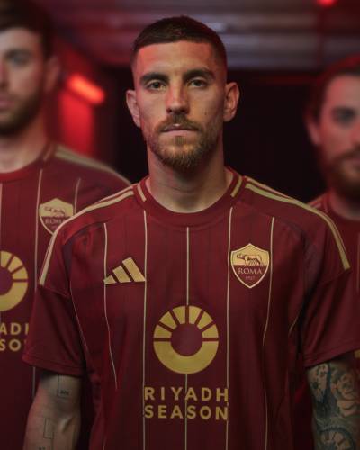as_roma_24_25_adidas_home_kit_a.jpeg